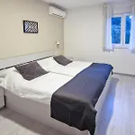 Apartman 2 Bedroom Beautiful In Rab *