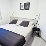 Apartman 2 Bedroom Beautiful In Rab