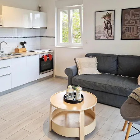 2 Bedroom Beautiful In Rab * Rab Town