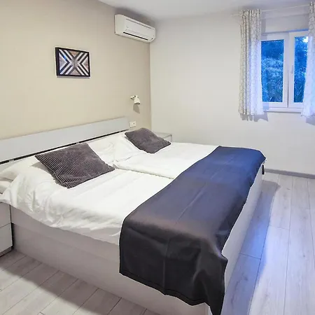 Apartment In Rab With Wifi *