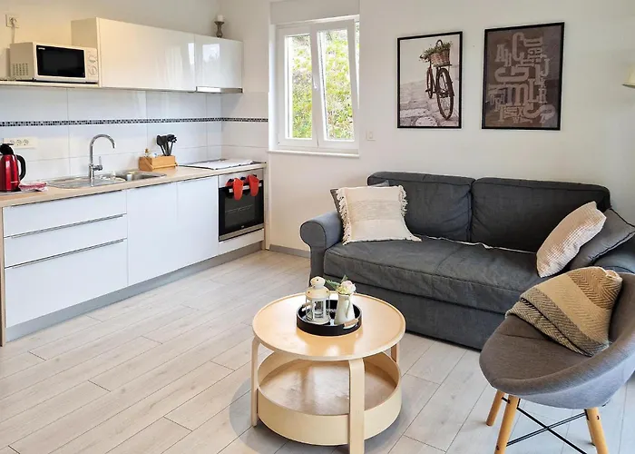 2 Bedroom Beautiful In Rab * Rab Town