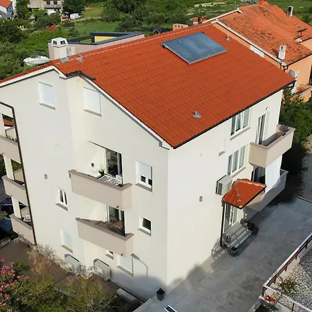 2 Bedroom Beautiful In Rab Rab Town