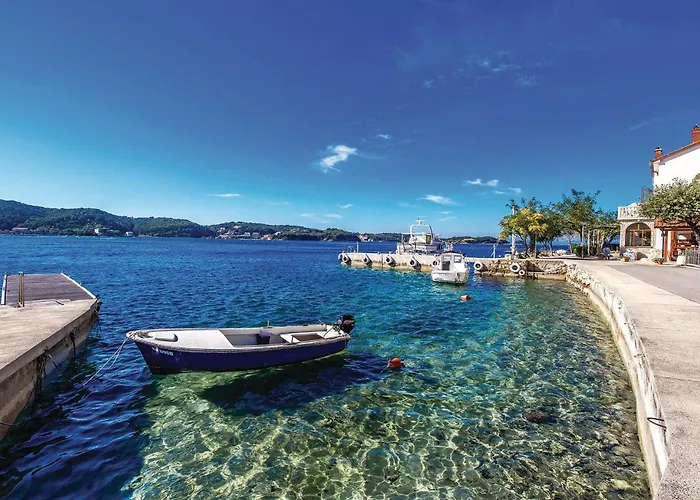 Apartment 2 Bedroom Beautiful In Rab