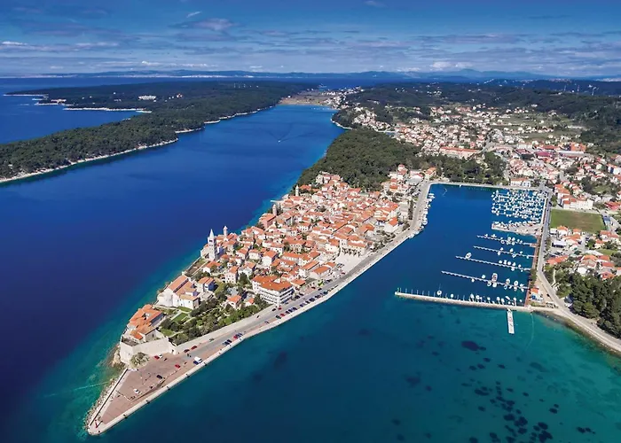 2 Bedroom Beautiful In Rab Apartment *